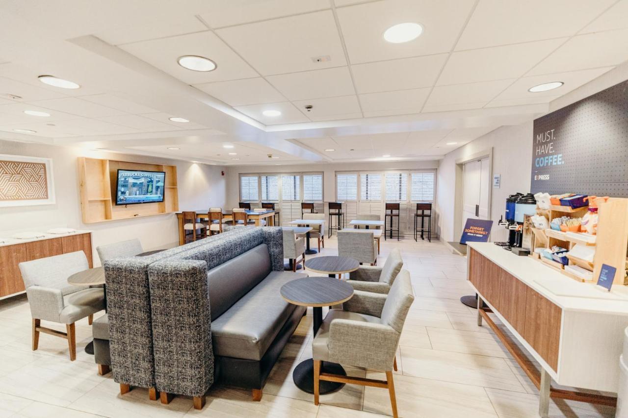 Holiday Inn Express Atlanta - Northeast I-85 - Clairmont Road By Ihg Exteriör bild