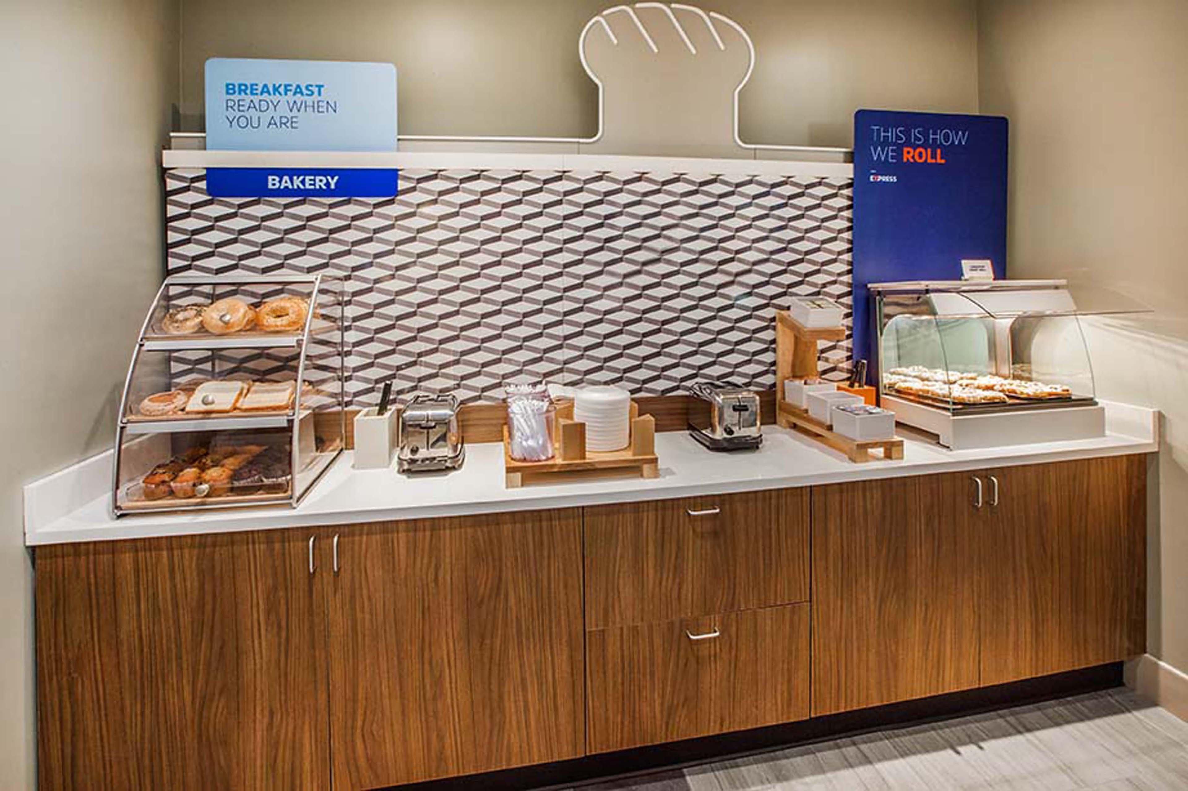 Holiday Inn Express Atlanta - Northeast I-85 - Clairmont Road By Ihg Exteriör bild